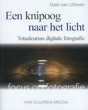 Knipoog naar het licht - Date van Utteren (ISBN 9789059406810)