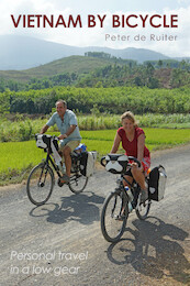 Vietnam by bicycle - Peter de Ruiter (ISBN 9789491833946)