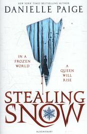 Stealing Snow - Danielle Paige (ISBN 9781408872932)